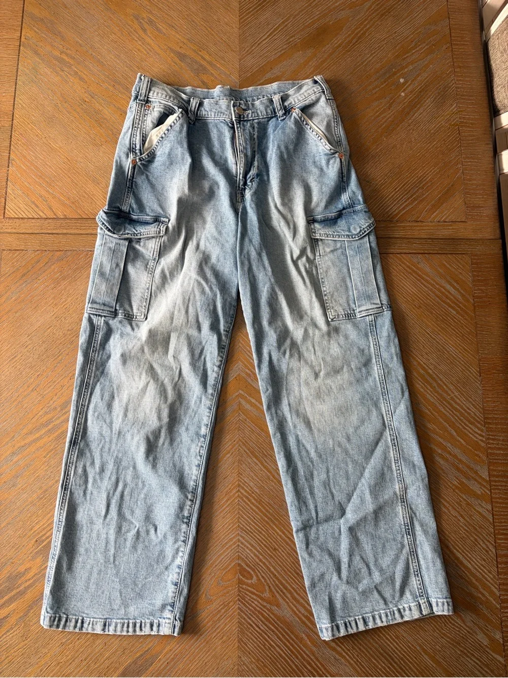 GAP ‘90s Loose Mid Rise Cargo Jeans Women’s Size 30 Regular - Picture 2 of 4